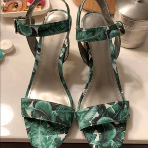 Cork heeled palm sandals